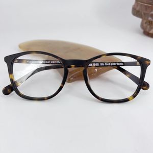 サングラスは、さまざまなスタイルとフロストテクスチャーを備えた高品質の酢酸繊維眼鏡フレーム