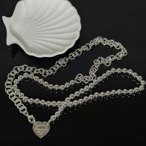 Pendant Necklaces T Home 2024 New Double Loop Folding Surrounding Love Necklace Small and Fashionable Classic Jewelry Q240507