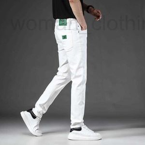 Mäns jeans designer topp lyxfjäder/sommar nya svartvita jeans för män med smala passform och raka fötter, kontrastfärg tunna byxor för män pzm5