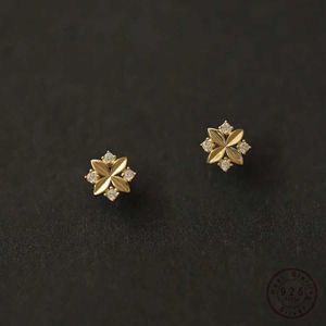 Stud S925 Sterling Silver Plated 14K Guldörhängen Lämpliga för kvinnors diamantzirkoniumkorsblommartemperatur Nya smycken Q240507