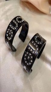 2020 Design White Black Colors Harts Open Bangle Armband Fashion Trevlig kvalitet Joker Rhinestone smycken Armband Kvinnor L Accesso8346470