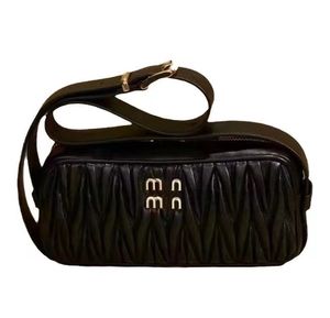 Matelasse bowling miui tote väska kvinnor axel lyxig designer handväska satchel väska för mens plånbok crossbody äkta läder resekopp