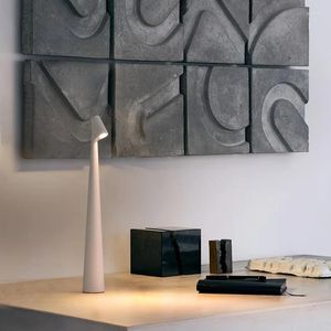 Lampade da tavolo Lampada a caricamento USB minimalista con luminosità regolabile perfetta per l'arredamento della casa nella vita da pranzo o nella camera da letto