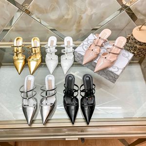 Kutu 2024 Tasarımcı Yüksek Topuklu Kadın Elbise Ayakkabı Lüks Sandalet Keden Platformu Siyah Beyaz Gümüş Deri Perçin Peep-Toes Slingback Altın 6 8cm Düğün Ayakkabı 35-42