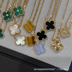 Brand originality Van V Gold Clover Necklace Womens Light Luxury Rose Double sided Pendant Red Agate White Fritillaria Clavicle Chain jewelry