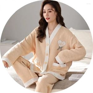 Kobietowa odzież sutowa 2024 PAJAMA Kobiet Kobiet Quild Cardigan Autumn Winter V-Neck Loungewear Young i w średnim wieku zagęszcza odzież domowa