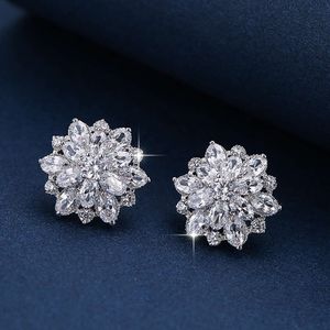 Designer Gioielli Earring FACCHIO Orecchini di fiori minimalisti piccoli orecchini ad ago argento 925 Orecchini da donna dolce ed elegante regalo di San Valentino