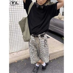 Herren Shorts Retro Leopard Print Wide Leg Jeans Shorts Herren Hip-Hop-Tasche Korean Fünf-Punkte-Hosen Casual Casual Denim Shorts New J240507