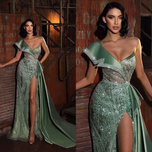 Sukienki designerskie czarie v szyi bez rękawów Syrenka koronkowa koronkowe aplikacje Side Split Backless Satin Train Plus Size Custom Made Party Sukienka Vestido de noite