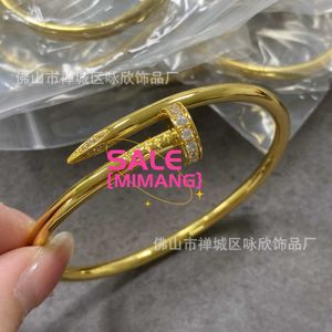 Designer v Gold Head and Tail Diamond Nail Bracciale Cnc High Edition Hand Intarson Perfect Character Print Couple Style Pfos Uwqj