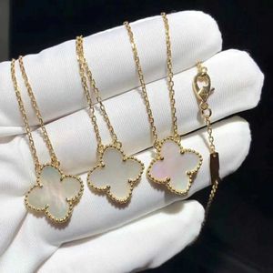 Hot Van Four Leaf Grass Necklace White Fritillaria V Gold Double sided Classic Clavicle Chain Live Product