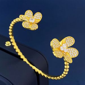 Lüks marka dört yonca çiçek tasarımcısı bilezik bileklik 18K altın güzel gümüş elmas kristal zirkon bling cazibe bilezik bilezikler mücevher hediyesi