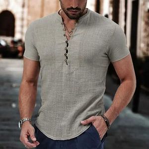 Herrpolos tunna herrknappskjorta Mens Casual Cotton Linen Shirt Series andas Summer Top Lämplig för daglig bärning av V-Neck-knapp SHORTSL2405