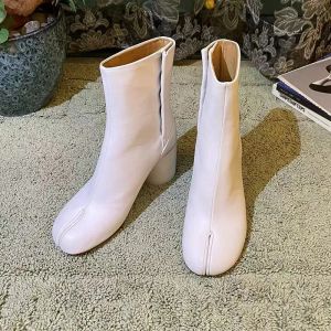 Tabi Boots Salto grossa em volta de moda de tornozelo de tornozelo unissex designer de luxo de luxo boot metal couro anatômico Anklederess Sapatos de fábrica Tamanho da fábrica de fábrica 35-45