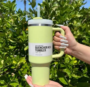 US Stock Tumblers Watermelon Moonshine H2.0 40oz rostfritt stålkoppar med silikonhandtag lock och halmresbilmuggar fortsätter att dricka kalla vattenflaskor 0508