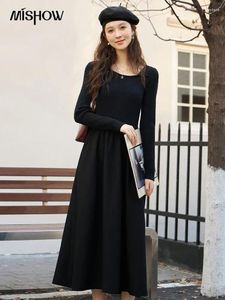Abiti casual Mishow Black Knitting Dress for Women 2024 Autunno inverno inverno coreano a manica lunga elegante uffici midi vintage Lady MXC52L1628