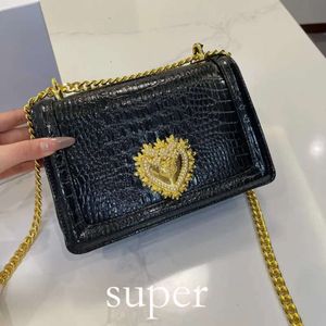 2024 New Devotion Bag Messenger Bag Women's Bag Designer Chain Shoulder Underarm Crossbody Fashion Heart Buckle Luxury Delicate High Quality Handbag With Box 103