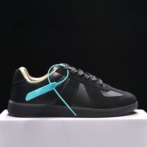 2024 Sapatos de grife Og Sapatos casuais para homens Mulheres adoram treinadores de grife nuvem Branco Core Black Bonners Collegiate Green Goma ao ar livre tênis de esportes planos io01