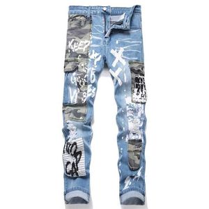 Herr jeans lapptäcke tryckt flera fickor last jeans män kamouflage skarvning blyerts denim byxor man t240507