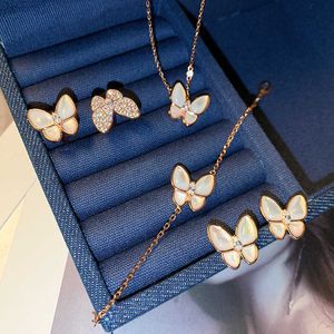 Varumärke originalitet van Seiko Rose Gold Pure Silver White Fritillaria Butterfly Necklace Womens Light Luxury Small and Popular High Sense Collar Neckchain Jewelry