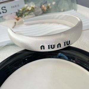 Klassische Luxus reine Farbbrief Stirnbänder Strick Designer Buchstaben M Brand Haarbänder für Frauen Girl Brand Elastizität Stirnband Casual 12Style Mode Stirnbandkopf Wrap