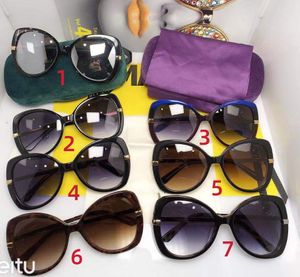 GU Solglasögon C Luxury CI Designer för kvinnor Mens Top Quality People Readread Original Box Glasses Tyg 01