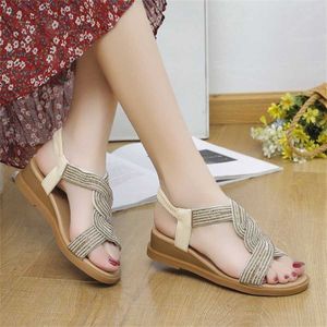 Sandali del tallone del sandalo a sola con sorso d'anca per donne sandalo estivo di strass donna scarpe sandles tacchi 240228