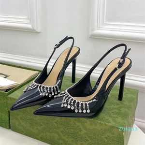 Slingbacks مضخات سلسلة الماس عالية الكعب الصنادل مصممة مشهورة نساء رواية خمر أحذية فاخرة الصيف Espadrille Sandal