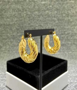 2020 علامات تجارية جديدة تصميم Gold Gold Color Jewelry Big Hoop Vitage Orrings Gold Color Design Fashion Party فريدة من نوعها.