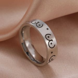 Anéis de casamento Skyrim Boobs Sexy Ring Ring de dedão Mulheres Aço inoxidável colorido de peito de mama Ringas 2024 Jóias de moda Presente de dia dos namorados Novo