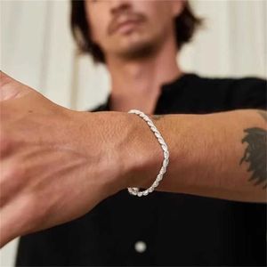 Chain Simple Silver Color Stainless Steel Twisted Chain Bracelet for Mens Hip Hop Jewelry Womens Adjustable Bracelet Party Accessories J240508