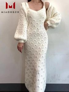 Arbeitskleider gestrickte Sets 2024 Herbst/Winter Koreaner für Frauen Single Breaced Tops Mantel Mantel Pullover Slip Dress Female 2 Stück Set