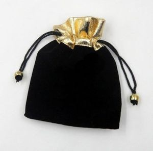 100pcslot Black Velvet Jewelry Packaging Display Sacos para presente de moda artesanal B092417500