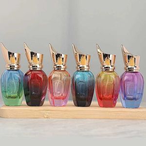 Bottiglia di profumo di fragranze 30 ml da 50 ml di vetro colorato di alta qualità Vero a bottiglia spray a spruzzo Atomizzatore di profumo Y240503