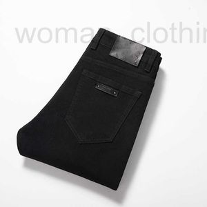 Designer di jeans maschile autunno e inverno maschili slim adattazioni jeans elastico di fascia alta e versatili pantaloni a gamba dritta dritta ispessita fqcu