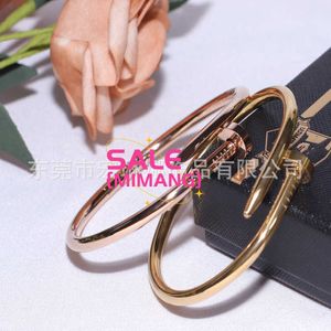 Pulseira de unhas criativa para homens e mulheres versões coreanas japonesas simples de titânio de titânio aço rosa nicho de nicho versátil hp7