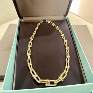 Pendant Necklaces High version V Gold T Family Horseshoe Double Ring Bamboo Necklace Light Luxury Versatile U-shaped Interlocking Mens Q240507