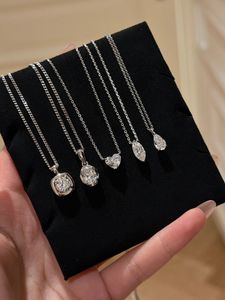 2024 Klassisk topp sälj smycken hjärthänge patiens 100% 925 sterling silver vit moissanite diamant ädelstenar party kvinnor klavikel halsband gåva