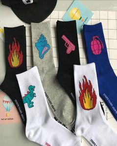 Menwomen Daily Harajuku Korea Japanese Cotton Kitten Flame Ulzzang Socks Men Chinese Cactus Gun Alien Cotton Socks9657107