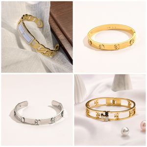 Sommer Neues Edelstahlarmband Hochwertige Geschenkschmuck Schmuck Armband Romantische Geburtstag Liebesgeschenk Charme Bangle Rorte Logo Mode Frauen Schmuck Schmuck