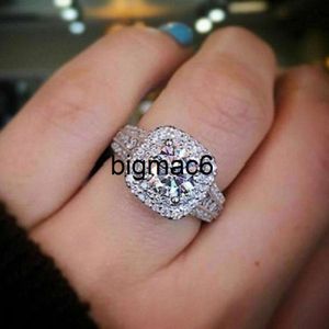 Anelli di banda Anelli di nozze rotonde anelli di diamanti simulato Anello di fidanzamento in argento per le donne gioielli