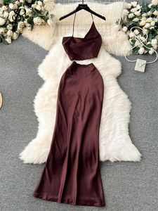 Zweiteiliger Kleid Singreiny sexy Halfter Frauen Sets unregelmäßige Mini -Rückenless -Tops+Reißverschluss Langer Bodycon Slim Rock Summer Fashion Beach Party Anzüge Y240508