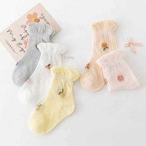 Barnstrumpor 0-5 år Spring Summer Cotton Socks Toddler Girls Ruffle Söt blommig fruktmönster Ankel Korta strumpor för Baby Mesh Thin Socken