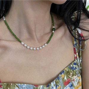 Alle Jugendlichen widmen dem neuen chinesischen Stil, der weiße grüne Jade Chalcedony Perlen Saiten Perlen Pure Silber -Pergot Halsketten und chinesische Hals zeigt
