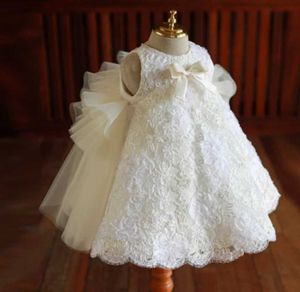 Abiti di battesimo Primo Birthday Girl Dress White Lace Princess Fare di nozze Tulle Flower Baby Baptist Christmas Ball Q240507