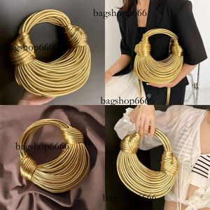 Çantalar Kadınlar İçin Akşam Çantaları 2023 Altın Tasarımcı Marka Handwoven Noodle Halat Düğümlü Çekti Hobo Sier debriyaj Chic 231018 Orijinal Edition