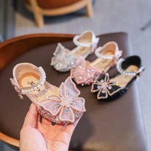 Summer Girls Sandals Scarpe per bambini paillettes Rhinestone Butterfly Casual Princess Children Dancing Ballet Flat Theel 240506