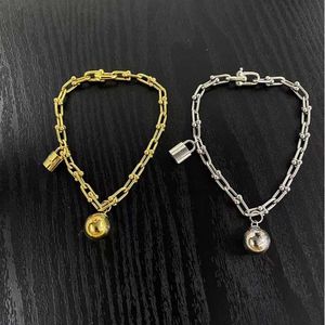 Chain Low price jewelry Korean engraved 18K gold titanium steel womens T family classic bead new bracelet Q240507