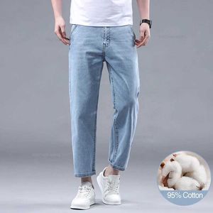 Herren Jeans neuer Sommer 95% Baumwolle gerade dünne Jeans für Männer klassische Stil Stretch Weiche Stoff hellblau Denim-Knöchelhose Männlich Y240507