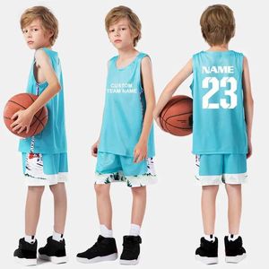 Jerseys CustomLDRENS Summer Basketball Uniform Set Polyester Breattable Kids Basketball Shirt billig baskettröja för pojkar B210 H240508